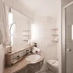 Mittelburg Wellnesshotel ホテル