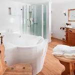 Mittelburg Wellnesshotel