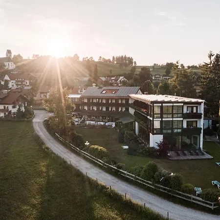 Mittelburg Wellnesshotel Oy-Mittelberg
