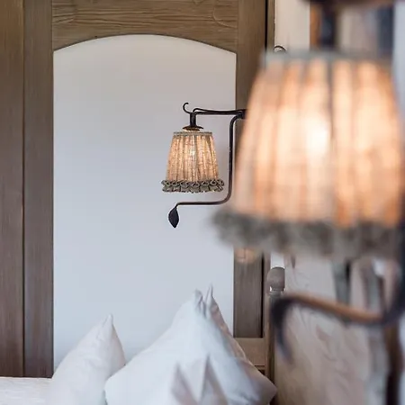 Mittelburg Wellnesshotel Hotel 4*