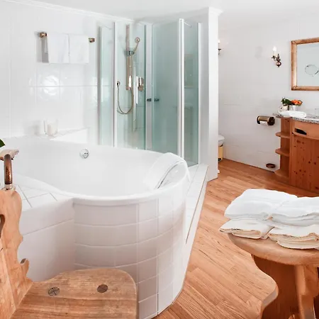 Mittelburg Wellnesshotel