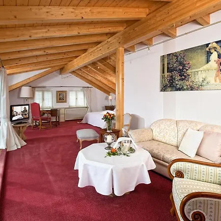 Mittelburg Wellnesshotel Hotel 4*