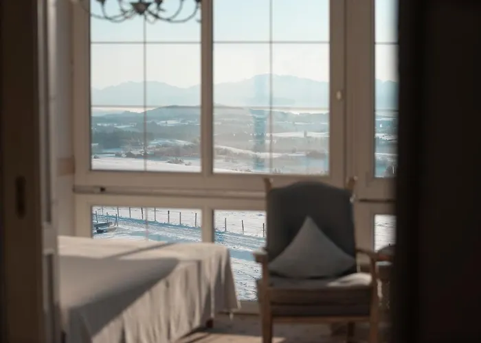 Mittelburg Wellnesshotel 厄伊-米特贝格